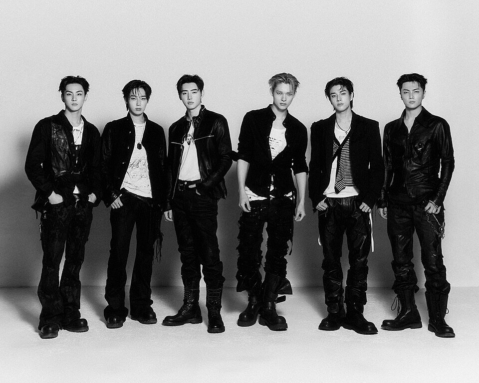 The ENHYPEN Billboard 200 No. 1 ENHYPEN’s six current members in 2026