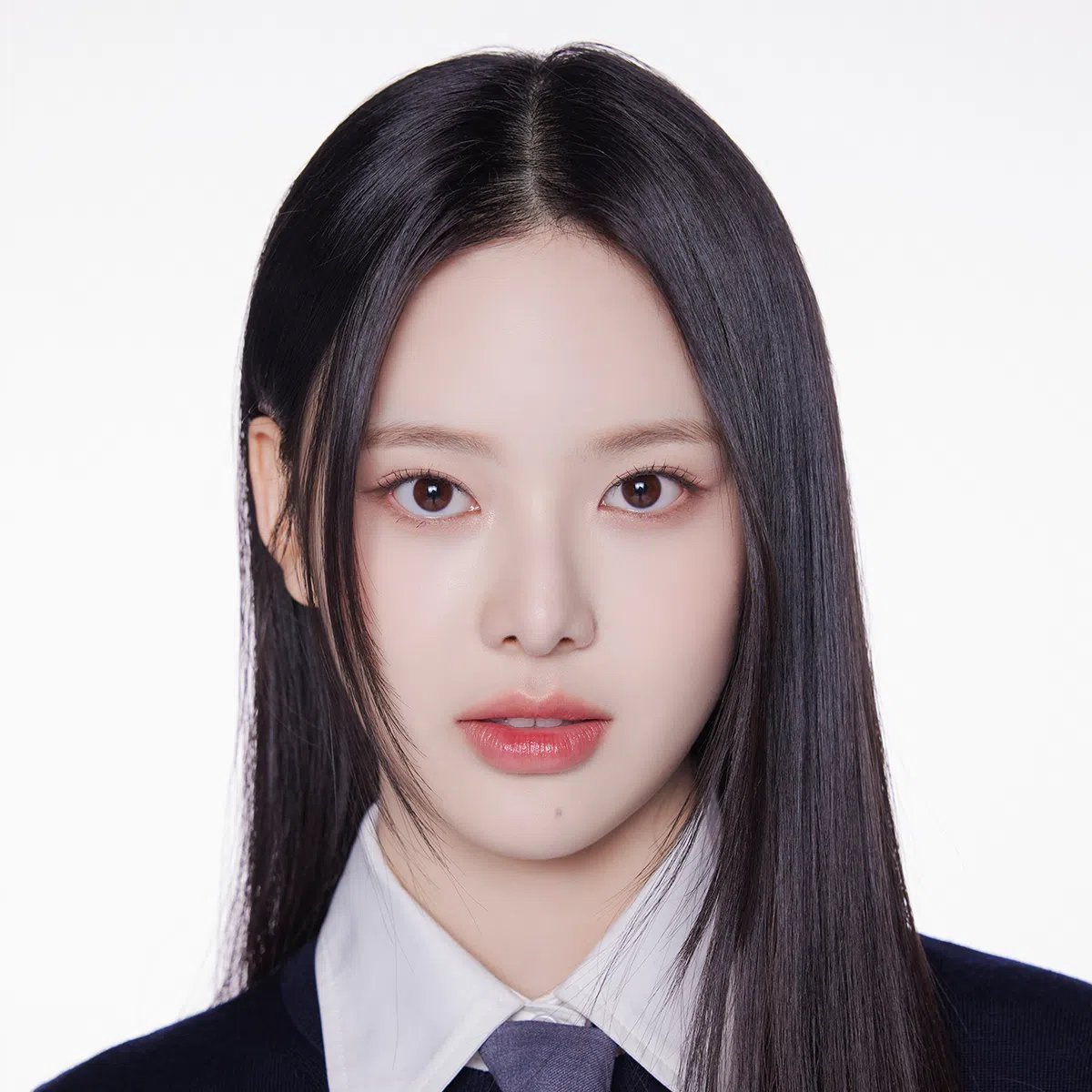 BANG JEE MIN of izna I-LAND 2 profile portrait