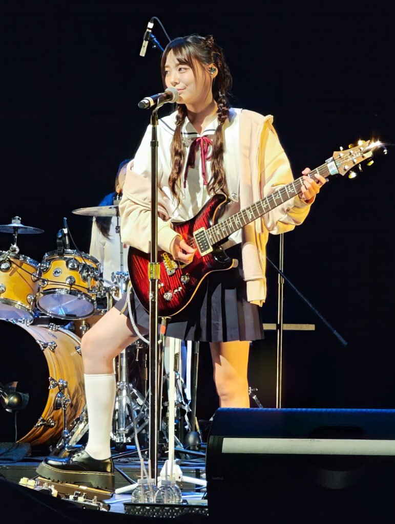 SIYEON of QWER performing in San Francisco, November 2025