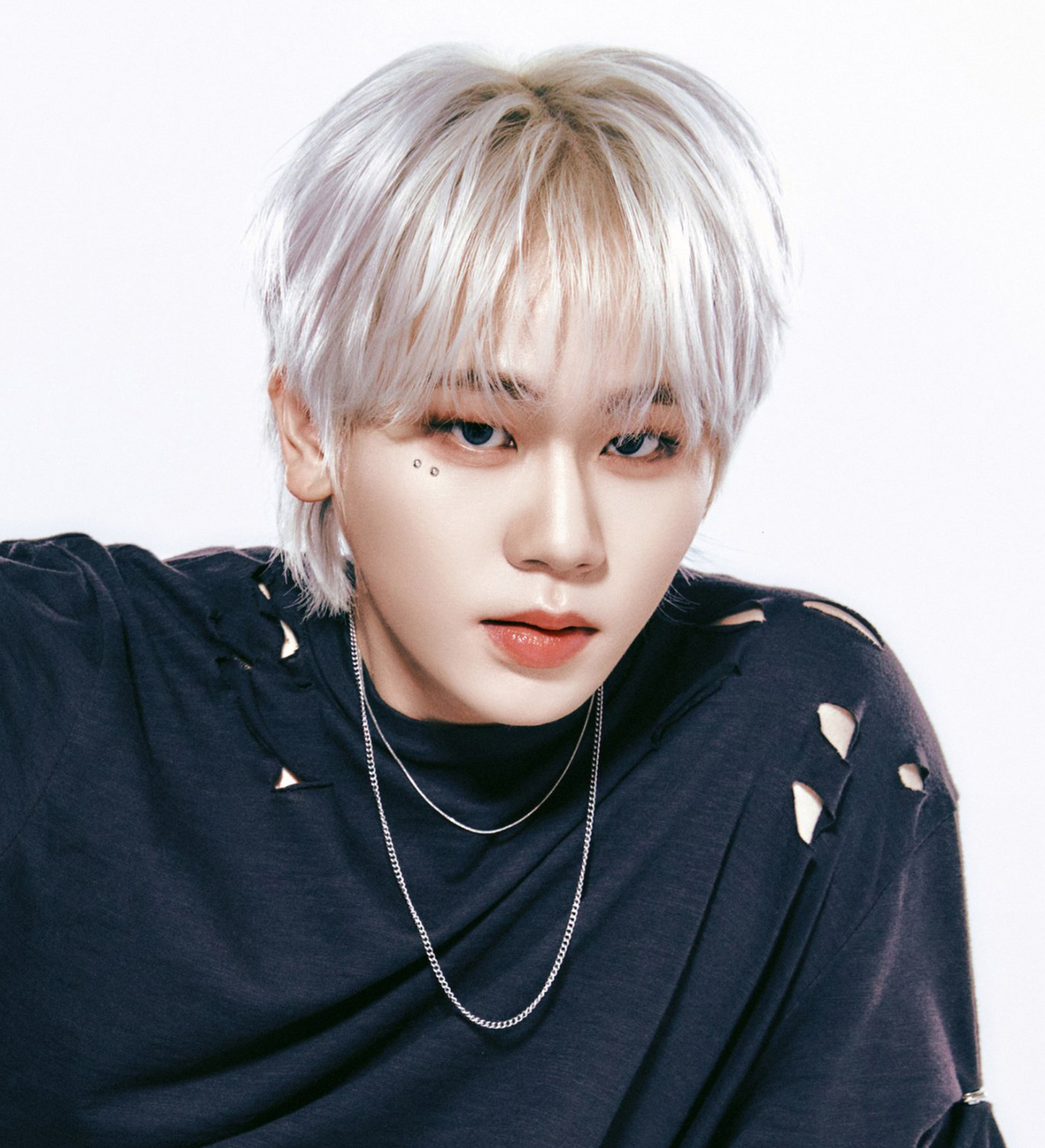 GK DKB individual promotional portrait