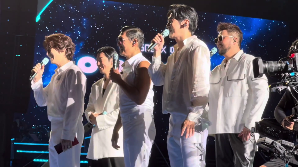 g.o.d performing at a KBS special concert, representing the return of first-generation K-pop groups