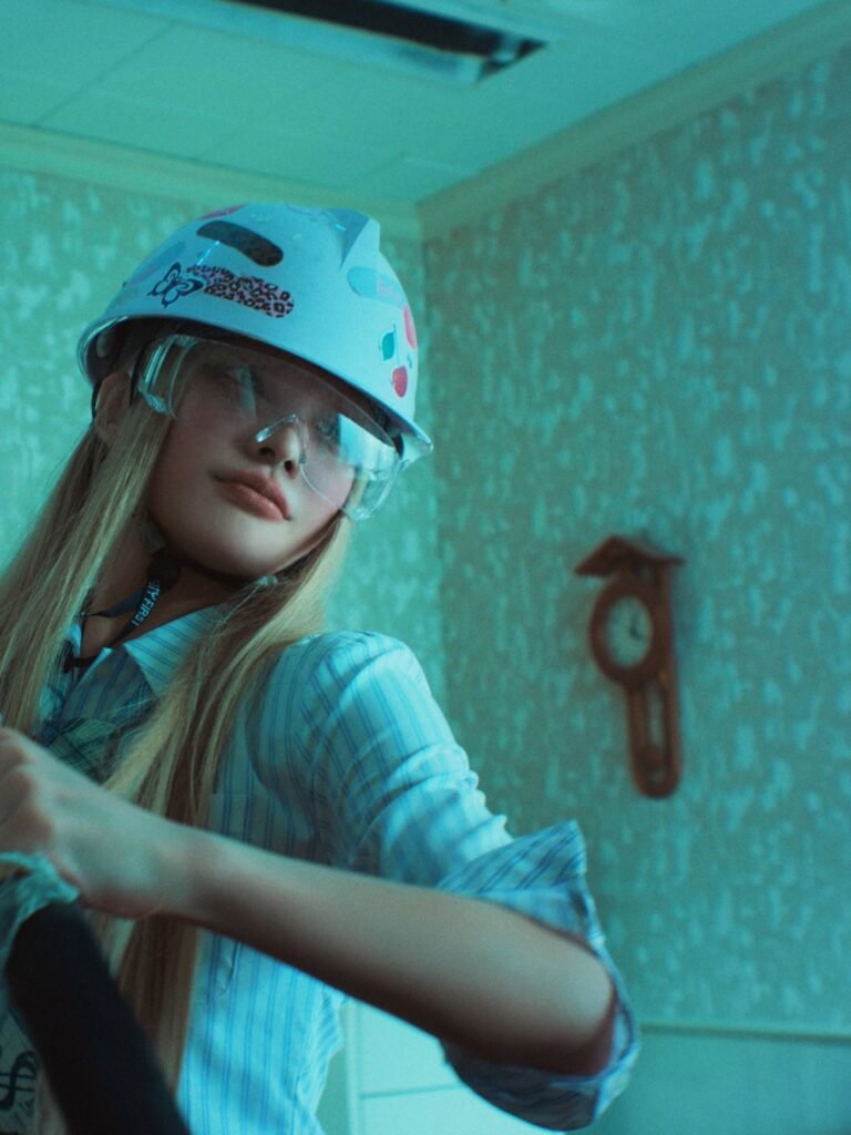 IROHA from ILLIT official Instagram