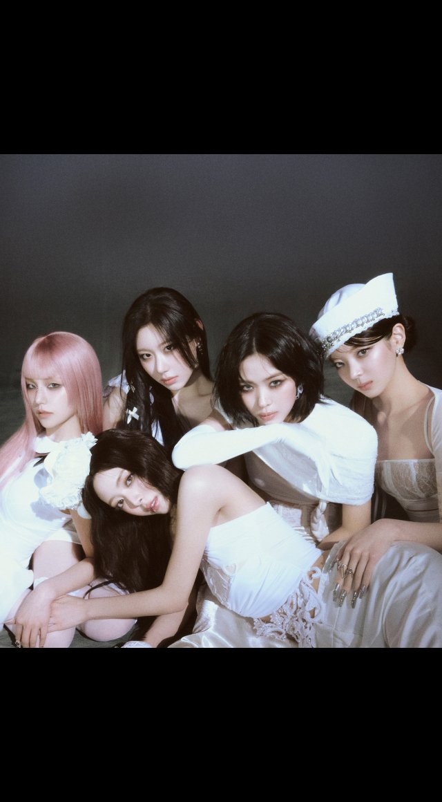 ITZY official artist photograph