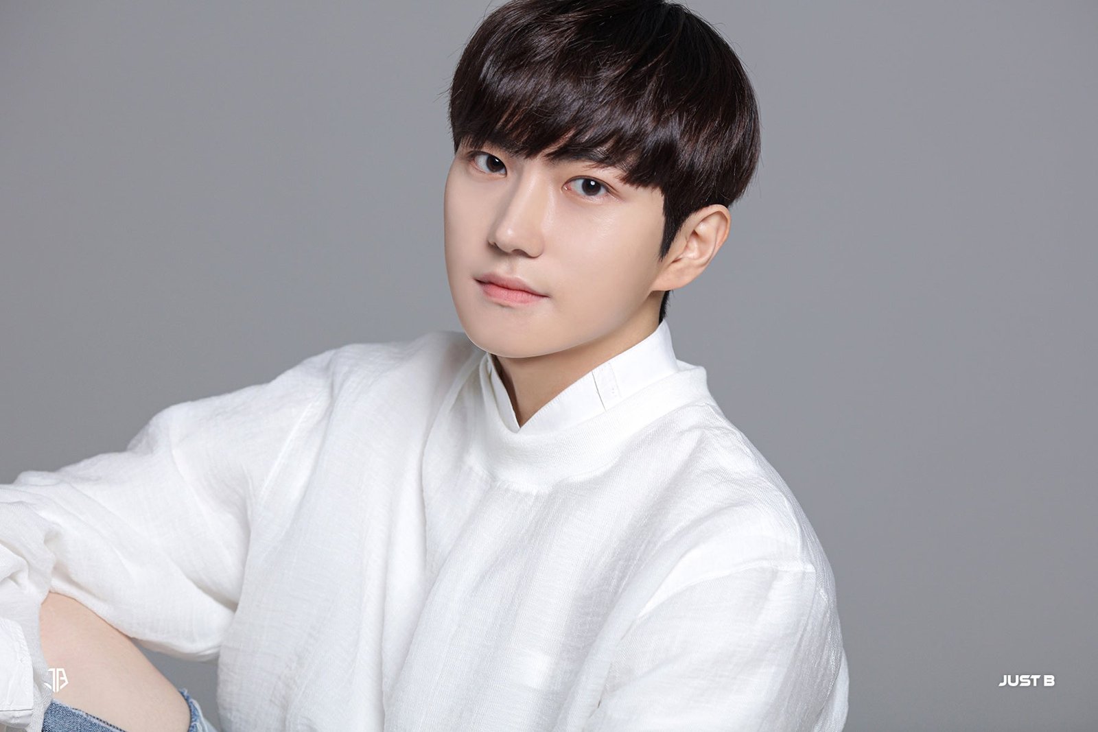 SIWOO JUST B individual portrait