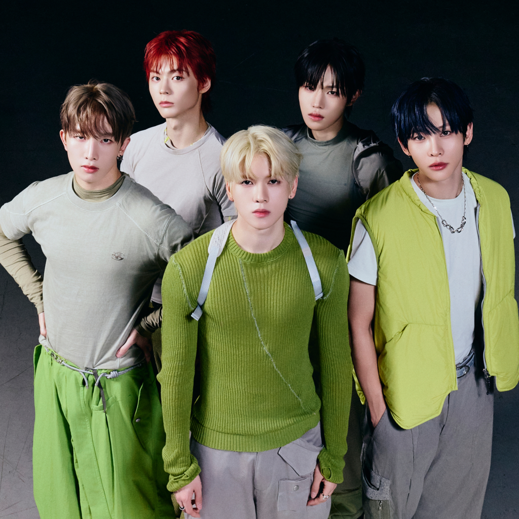 POW five-member promotional group photo, GRID Entertainment official Japan fan club