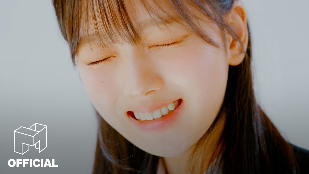 SeoAh of tripleS