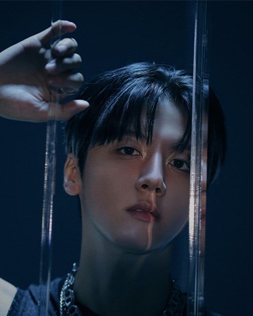 Youngbin — SF9 leader and rapper portrait