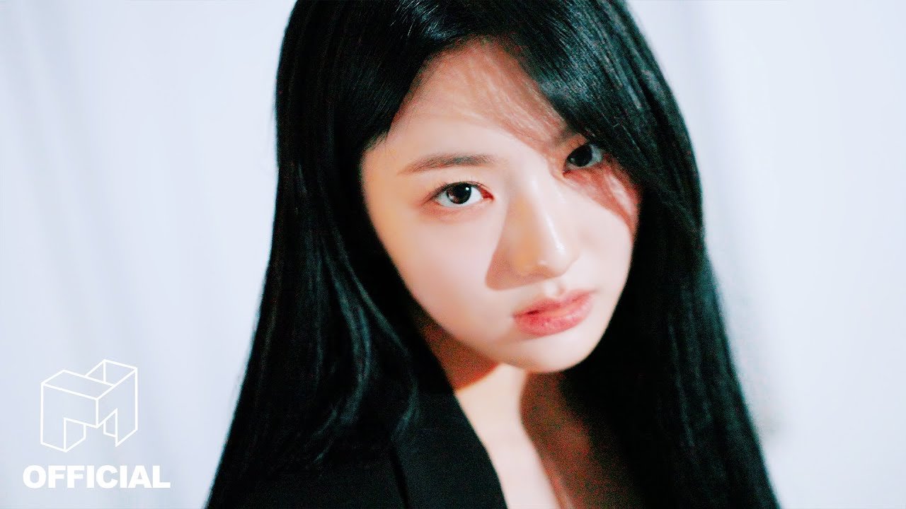 Xinyu of tripleS